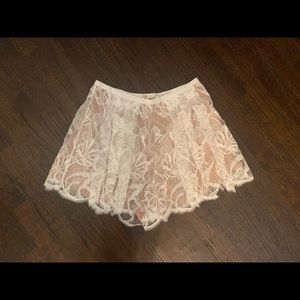 ALEXIS medium lace shorts